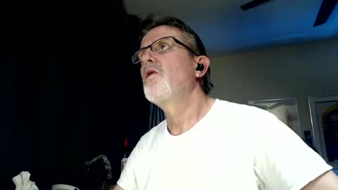 shrewtamer online show from 12-23-25, 03:15