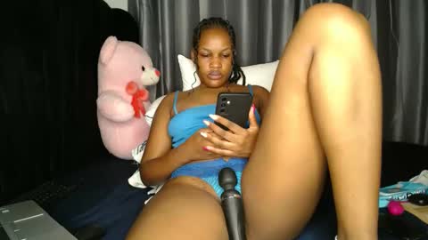 Snapshot of shugacubee chatting on 02-02-25, 02:27 EVA online show from 02-02-25, 02:27