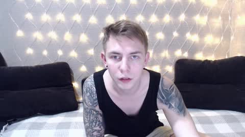 Snapshot of shur1ken0 chatting on 12-12-24, 04:53 Shurik online show from 12-12-24, 04:53