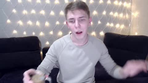 Snapshot of shur1ken0 chatting on 12-17-24, 04:32 Shurik online show from 12-17-24, 04:32