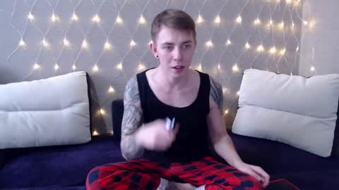 Snapshot of shur1ken0 chatting on 12-19-24, 09:29 Shurik online show from 12-19-24, 09:29