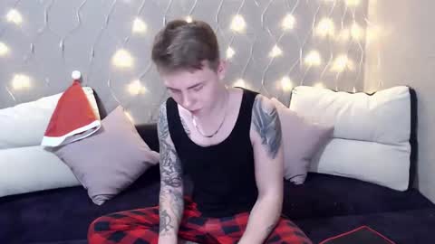 Snapshot of shur1ken0 chatting on 12-24-24, 07:55 Shurik online show from 12-24-24, 07:55