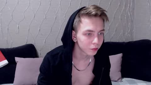 Snapshot of shur1ken0 chatting on 12-29-24, 11:40 Shurik online show from 12-29-24, 11:40