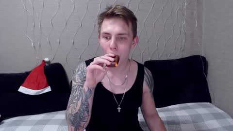 Snapshot of shur1ken0 chatting on 01-03-25, 09:36 Shurik online show from 01-03-25, 09:36