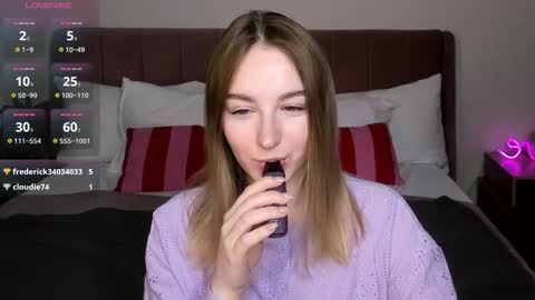 Polly online show from 03-08-26, 12:08