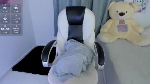 Snapshot of shy_angel4 chatting on 12-14-24, 04:01 Nahomy online show from 12-14-24, 04:01