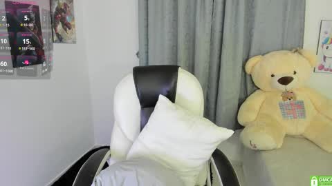 Snapshot of shy_angel4 chatting on 02-05-25, 06:13 Nahomy online show from 02-05-25, 06:13