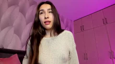 Mika online show from 02-18-25, 12:04