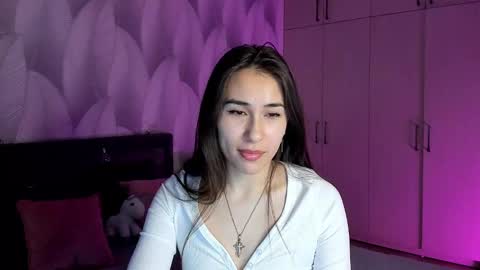 Mika online show from 02-22-25, 12:16