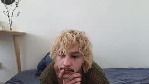 Snapshot of shy_boy17 chatting on 02-12-26, 10:10 your shy boy online show from 02-12-26, 10:10