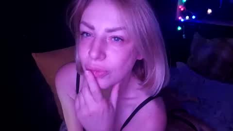 shy_girl80 online show from 11-04-25, 11:48