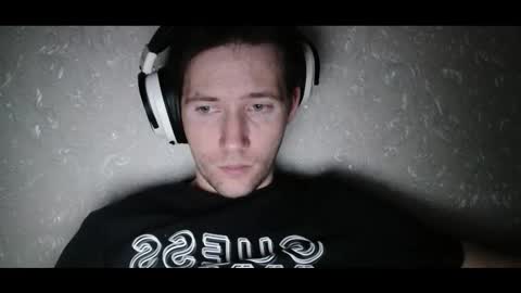 Snapshot of shy_matthew chatting on 09-18-25, 01:18 Matthew online show from 09-18-25, 01:18