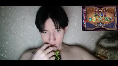 Snapshot of shy_matthew chatting on 10-21-25, 01:17 Matthew online show from 10-21-25, 01:17