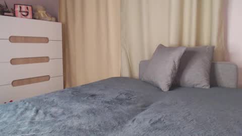 Snapshot of shy_milena chatting on 03-06-25, 04:30 Milena online show from 03-06-25, 04:30