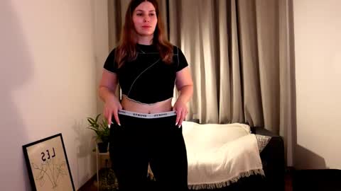 shy_nerd_babyy online show from 02-09-25, 05:29