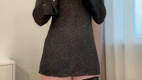 shy_schoolgirl_ online show from 12-20-25, 10:33