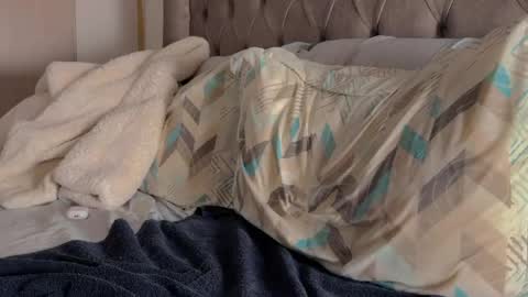 Snapshot of shydude666 chatting on 01-11-25, 01:27 shydude666 online show from 01-11-25, 01:27