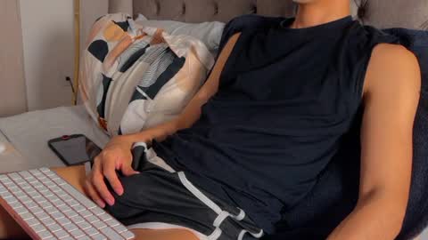 Snapshot of shydude666 chatting on 12-17-25, 07:31 shydude666 online show from 12-17-25, 07:31