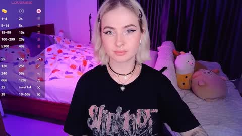 Snapshot of shyfoxxxy chatting on 12-08-24, 09:57 Effie online show from 12-08-24, 09:57