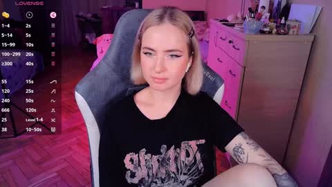 Snapshot of shyfoxxxy chatting on 01-30-25, 01:22 Effie online show from 01-30-25, 01:22