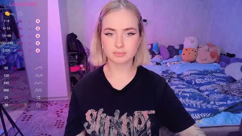 Snapshot of shyfoxxxy chatting on 02-08-25, 12:50 Effie online show from 02-08-25, 12:50