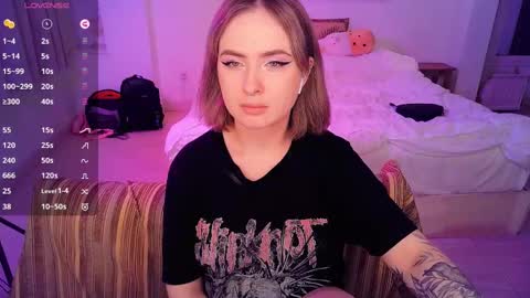 Snapshot of shyfoxxxy chatting on 02-25-25, 09:46 Effie online show from 02-25-25, 09:46