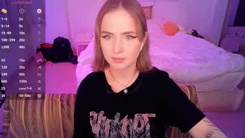 Snapshot of shyfoxxxy chatting on 03-01-25, 01:51 Effie online show from 03-01-25, 01:51