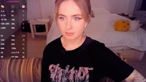 Snapshot of shyfoxxxy chatting on 03-03-25, 12:37 Effie online show from 03-03-25, 12:37