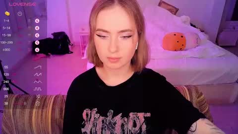 Snapshot of shyfoxxxy chatting on 03-06-25, 11:03 Effie online show from 03-06-25, 11:03