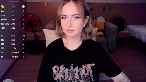 Snapshot of shyfoxxxy chatting on 03-11-25, 01:56 Effie online show from 03-11-25, 01:56