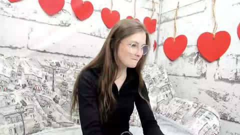 Snapshot of shyly_lisa chatting on 09-28-25, 01:22 shyly_lisa online show from 09-28-25, 01:22