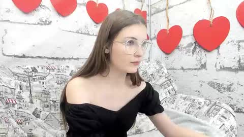 Snapshot of shyly_lisa chatting on 10-18-25, 01:41 shyly_lisa online show from 10-18-25, 01:41