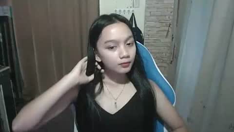 Snapshot of shypinay_kaira chatting on 10-25-25, 02:52 kaira online show from 10-25-25, 02:52