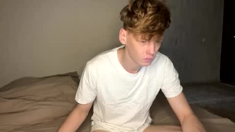 Snapshot of shyredstar chatting on 12-12-24, 07:19 Tom and Betty online show from 12-12-24, 07:19