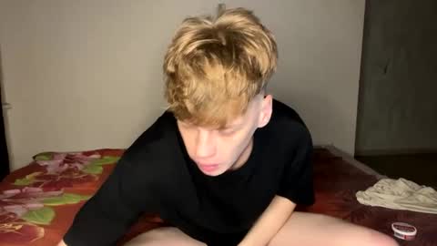 Snapshot of shyredstar chatting on 12-19-24, 12:45 Tom and Betty online show from 12-19-24, 12:45