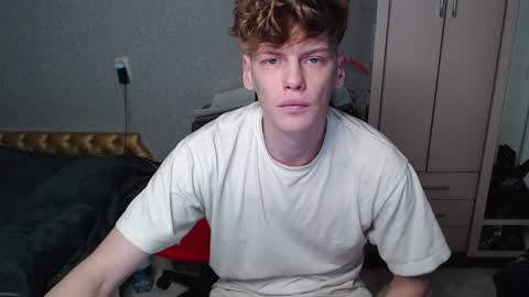 Snapshot of shyredstar chatting on 02-01-25, 02:45 Tom and Betty online show from 02-01-25, 02:45