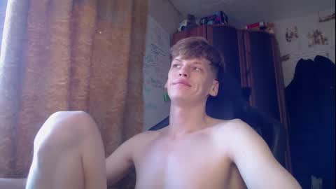 Snapshot of shyredstar chatting on 12-20-25, 06:09 Tom and Betty online show from 12-20-25, 06:09