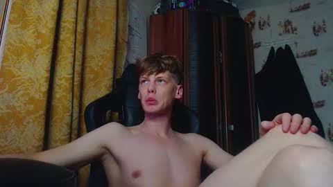 Snapshot of shyredstar chatting on 01-12-26, 04:23 Tom and Betty online show from 01-12-26, 04:23