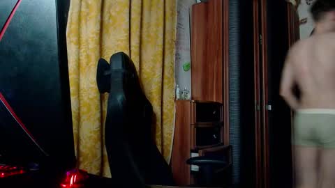 Snapshot of shyredstar chatting on 01-14-26, 01:44 Tom and Betty online show from 01-14-26, 01:44