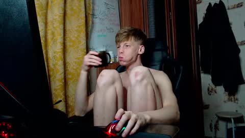 Snapshot of shyredstar chatting on 01-15-26, 03:22 Tom and Betty online show from 01-15-26, 03:22