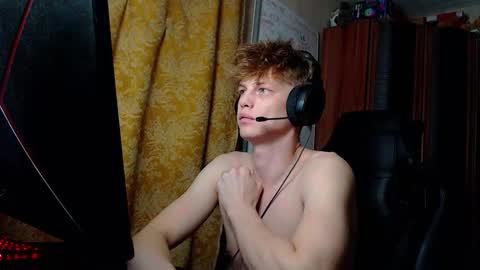 Snapshot of shyredstar chatting on 02-23-26, 06:16 Tom and Betty online show from 02-23-26, 06:16