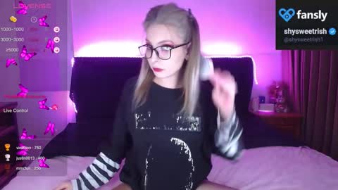 Snapshot of shysweetrish chatting on 11-08-25, 11:03 shysweetrish online show from 11-08-25, 11:03