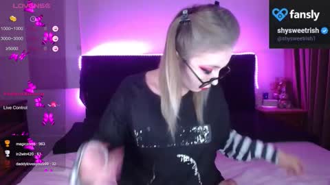 Snapshot of shysweetrish chatting on 11-17-25, 12:16 shysweetrish online show from 11-17-25, 12:16