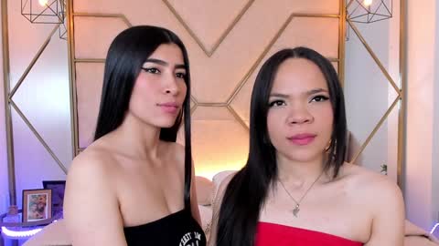 Snapshot of siara_lewis_ chatting on 01-30-25, 09:04 Siara and Zoe tattoo online show from 01-30-25, 09:04