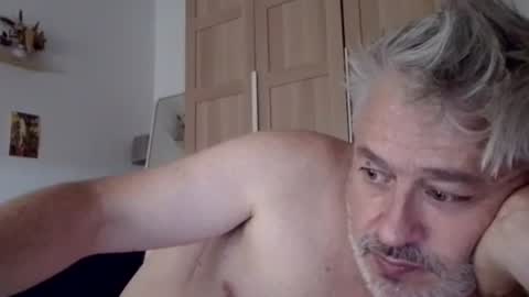 Snapshot of sibemolx chatting on 06-17-26, 01:12 sibemolx online show from 06-17-26, 01:12