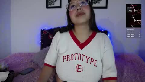 Snapshot of sienna_rose_pym chatting on 02-12-26, 12:22 Sienna online show from 02-12-26, 12:22