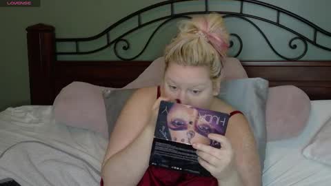 Sienna Luxx online show from 09-16-25, 10:44