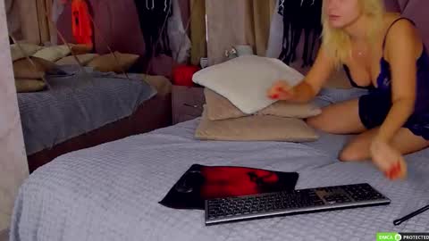 SilasCollins online show from 10-19-25, 10:05