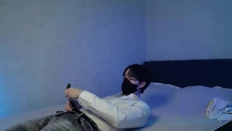 Snapshot of silinti chatting on 12-15-25, 09:46 Silinti online show from 12-15-25, 09:46