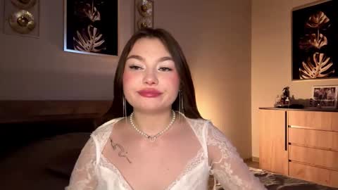 Mia online show from 02-24-26, 04:27